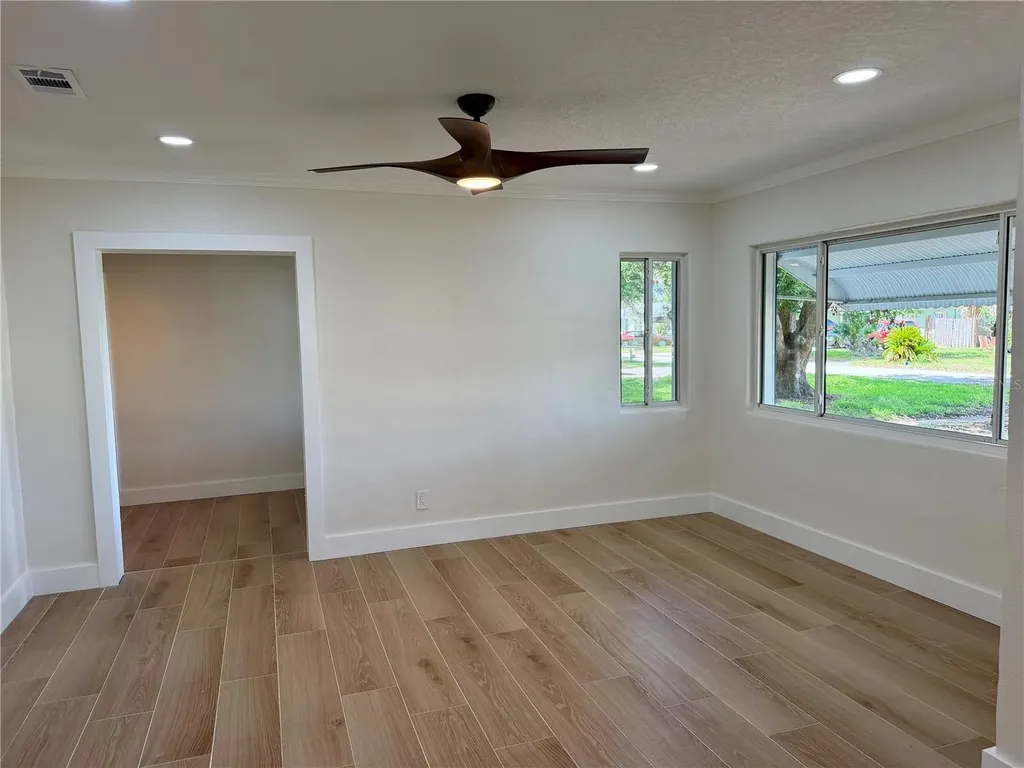 301 S Seminole Avenue Minneola FL 34715