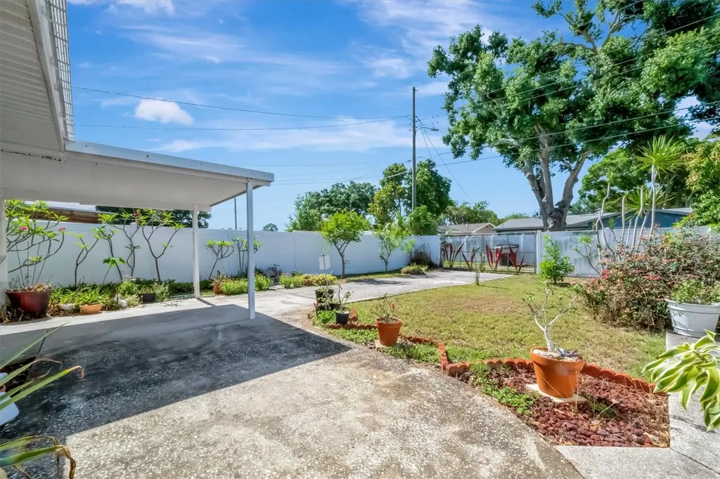5630 13th Avenue N St Petersburg FL 33710