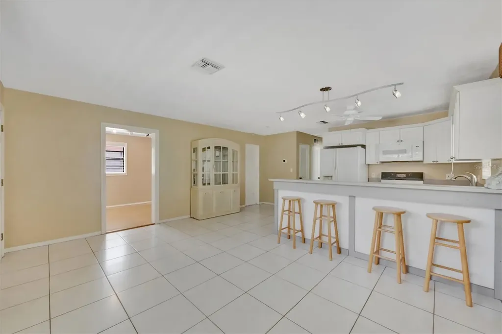 5630 13th Avenue N St Petersburg FL 33710