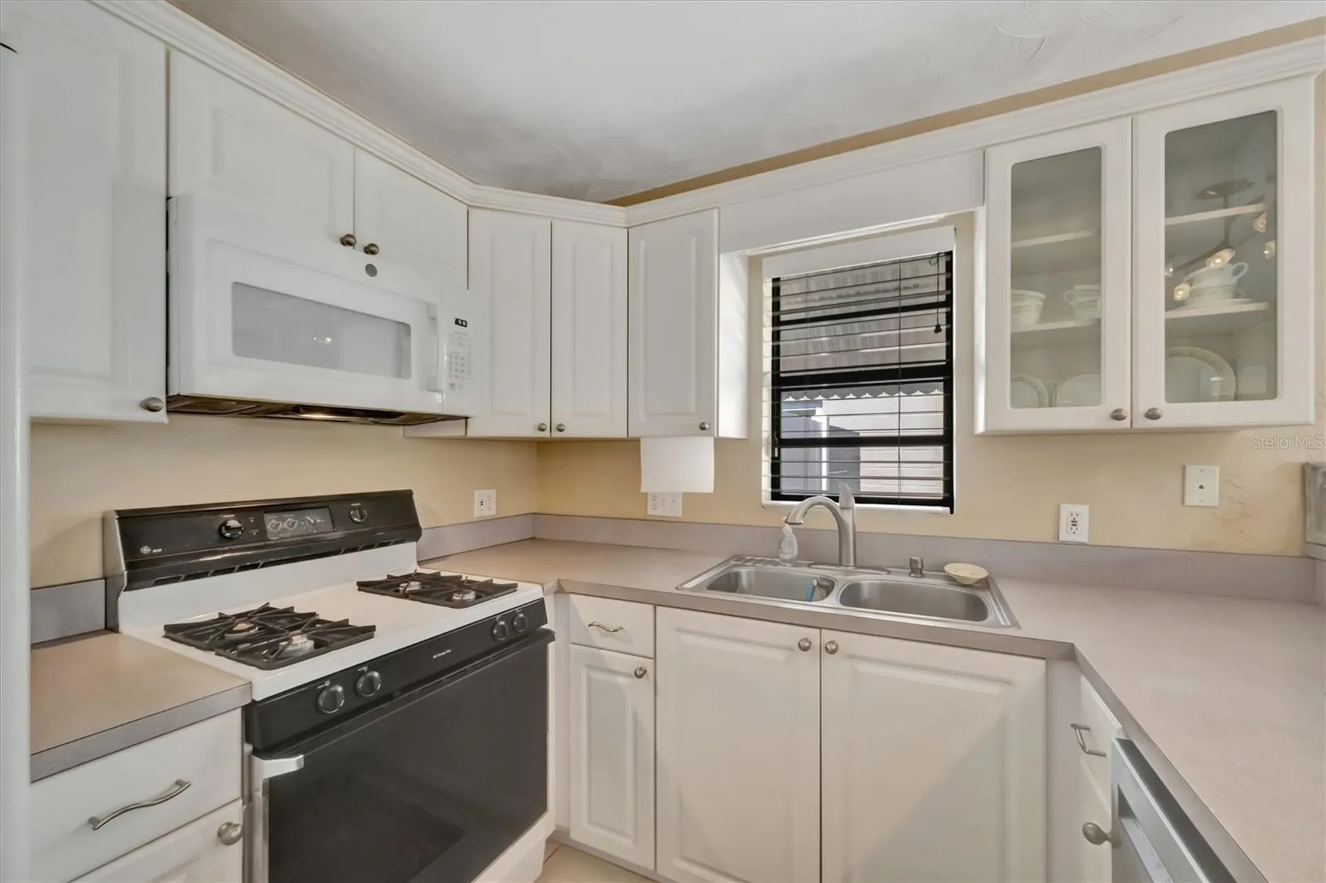 5630 13th Avenue N St Petersburg FL 33710