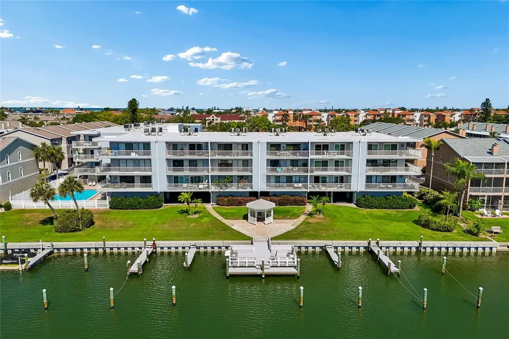 719 Pinellas Bayway S St Petersburg FL 33715