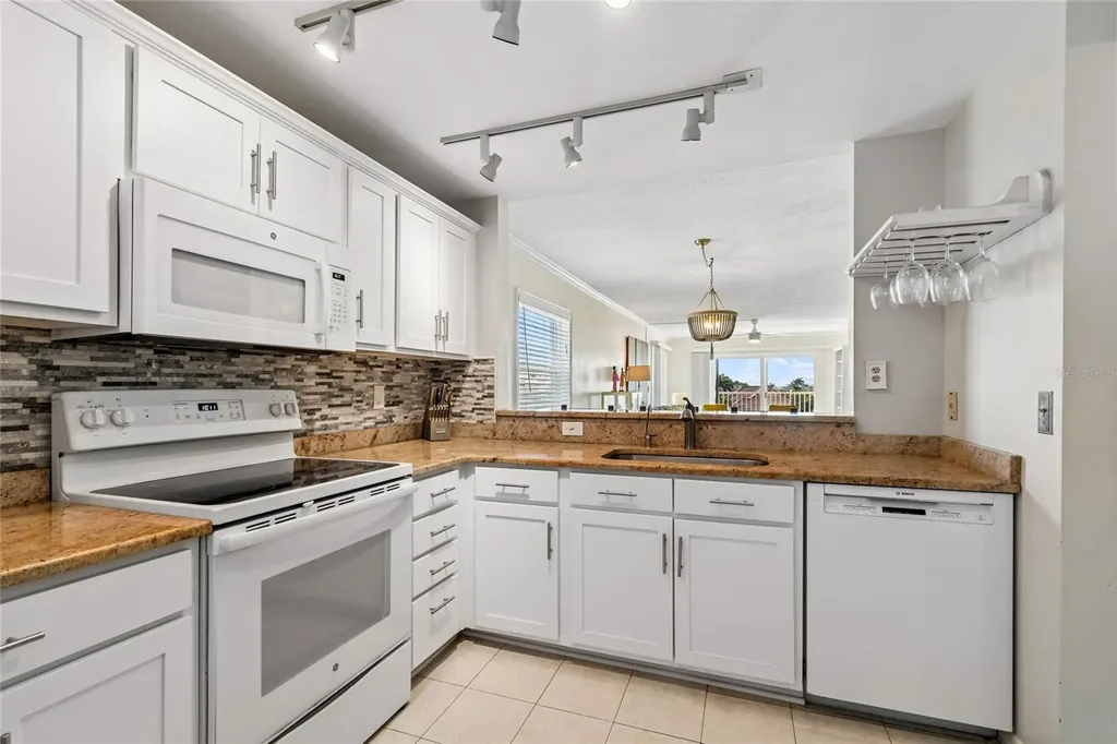 719 Pinellas Bayway S St Petersburg FL 33715