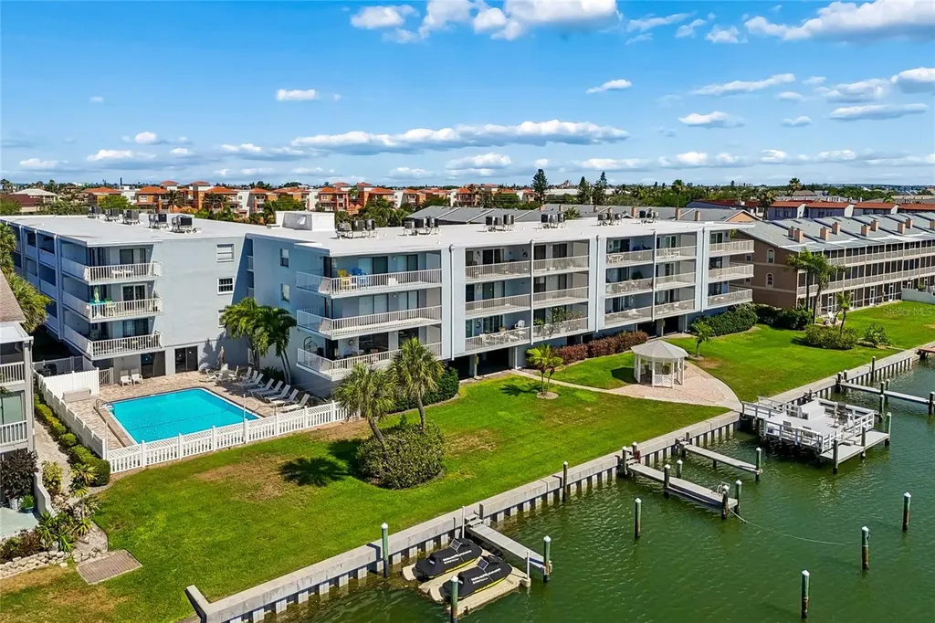 719 Pinellas Bayway S St Petersburg FL 33715