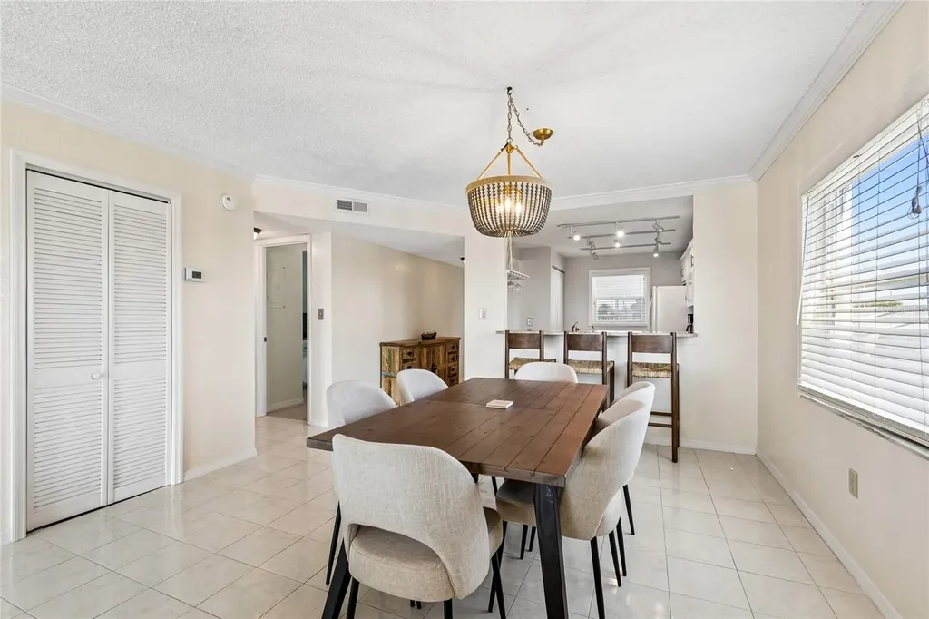 719 Pinellas Bayway S St Petersburg FL 33715