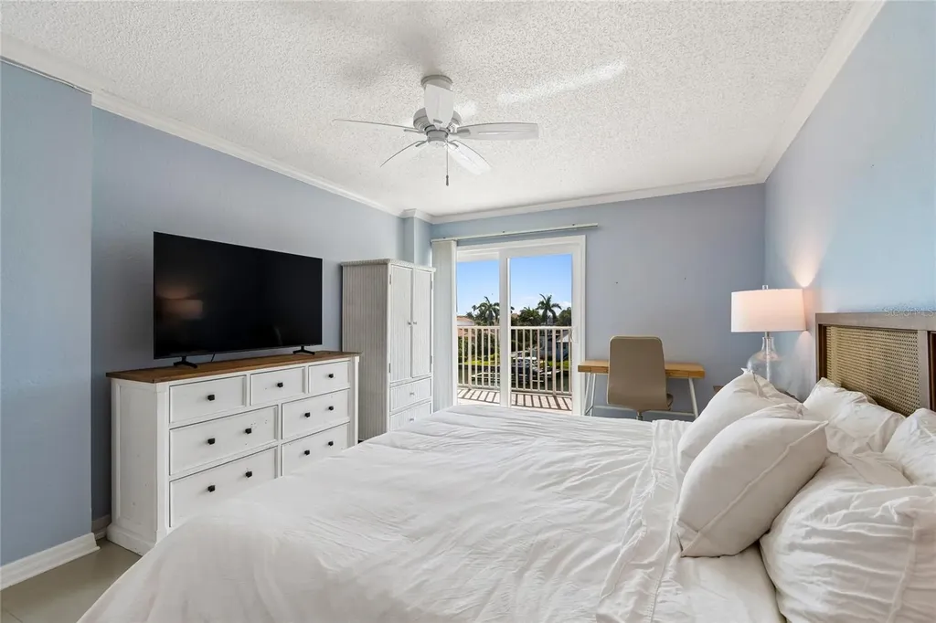 719 Pinellas Bayway S St Petersburg FL 33715