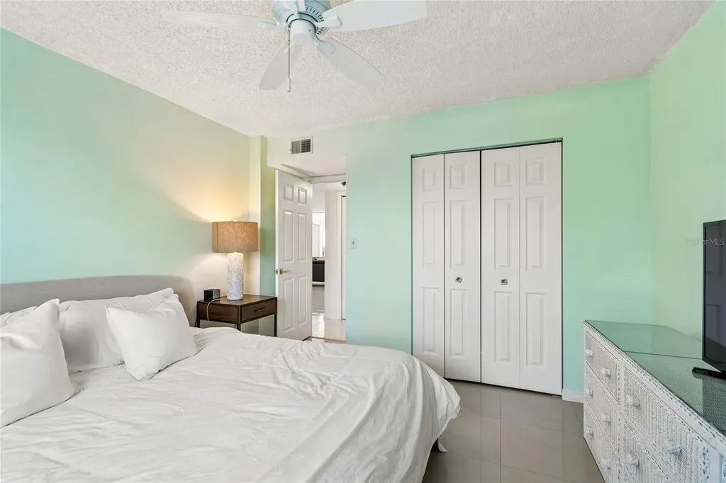 719 Pinellas Bayway S St Petersburg FL 33715