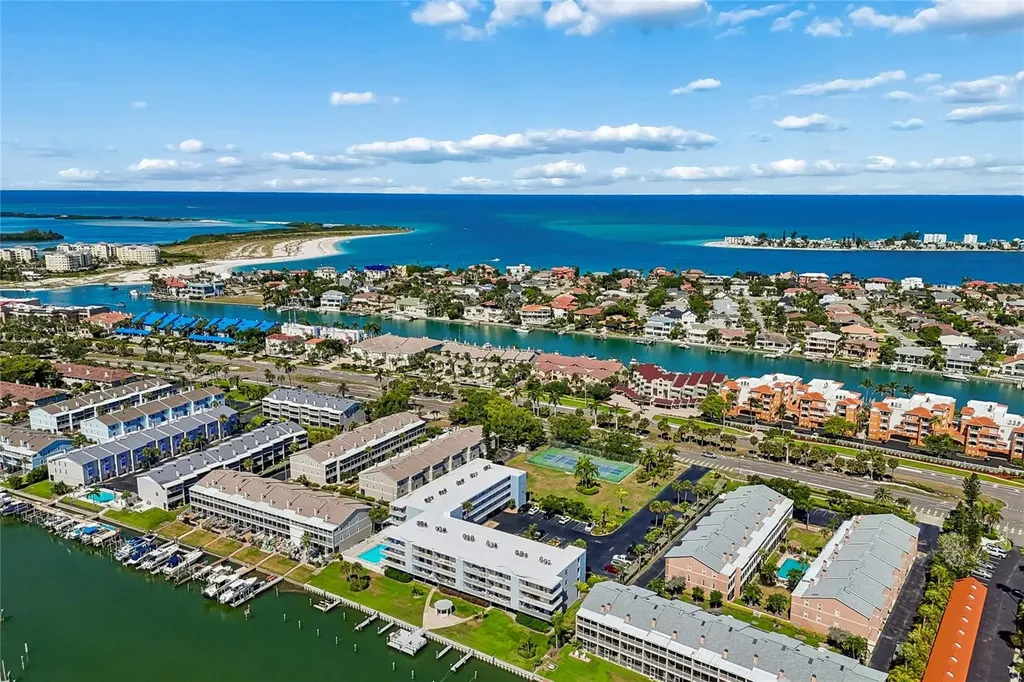 719 Pinellas Bayway S St Petersburg FL 33715