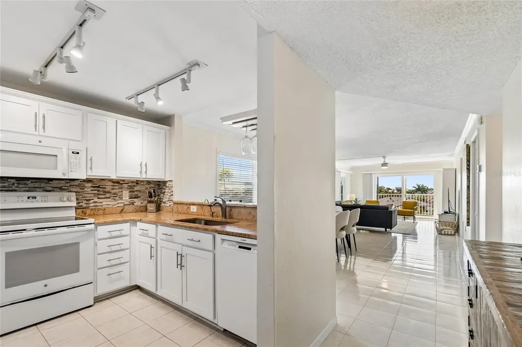 719 Pinellas Bayway S St Petersburg FL 33715