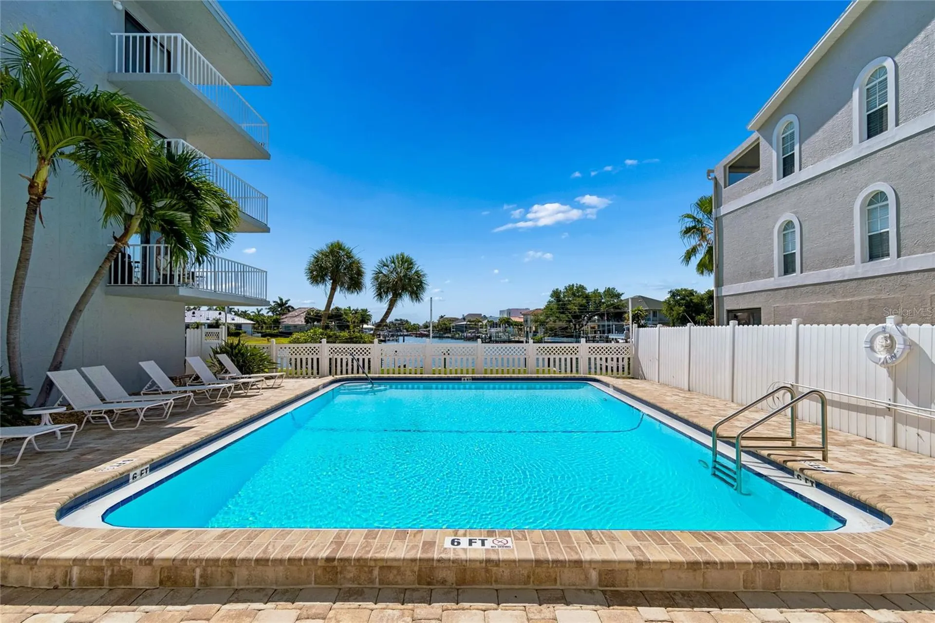 719 Pinellas Bayway S St Petersburg FL 33715