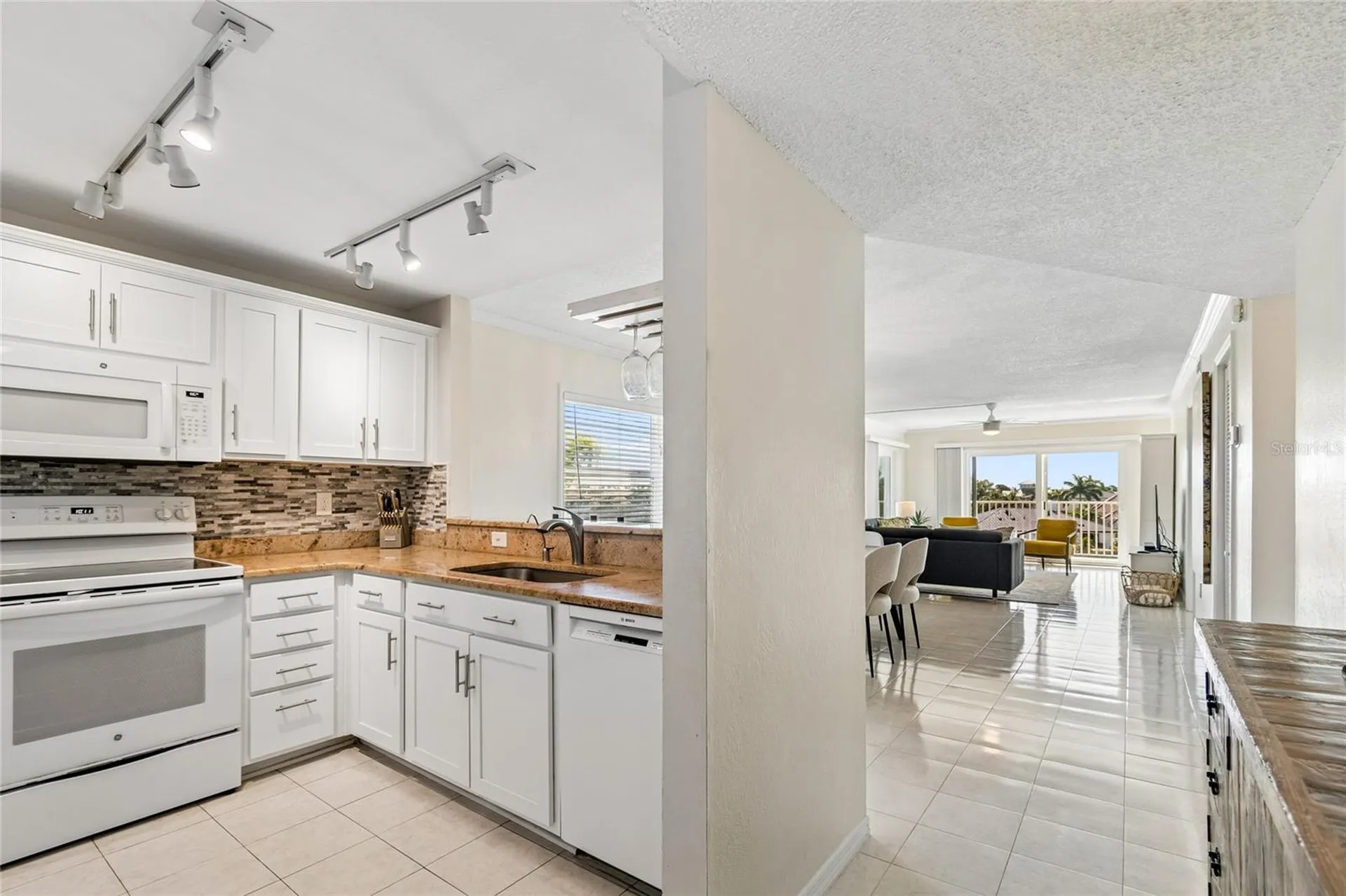 719 Pinellas Bayway S St Petersburg FL 33715