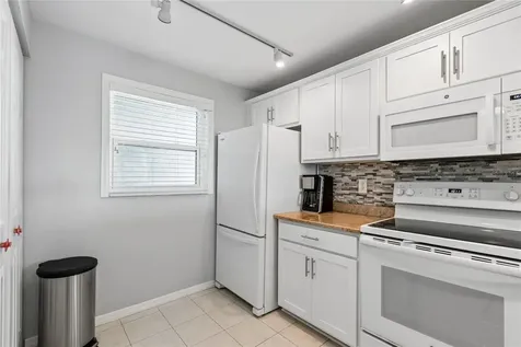 719 Pinellas Bayway S St Petersburg FL 33715