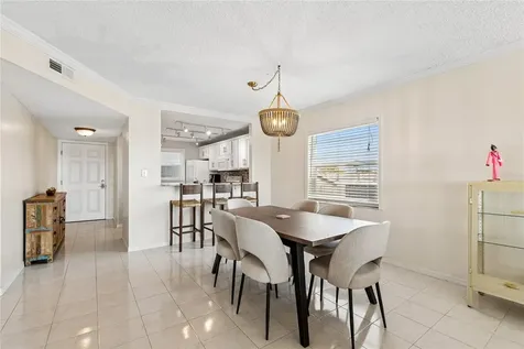 719 Pinellas Bayway S St Petersburg FL 33715