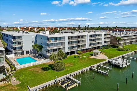 719 Pinellas Bayway S St Petersburg FL 33715