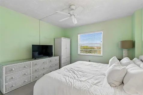 719 Pinellas Bayway S St Petersburg FL 33715