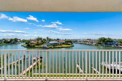 719 Pinellas Bayway S St Petersburg FL 33715