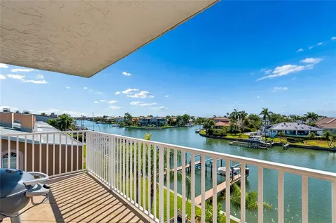 719 Pinellas Bayway S St Petersburg FL 33715