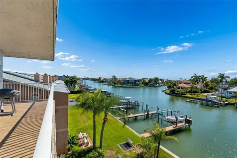 719 Pinellas Bayway S St Petersburg FL 33715