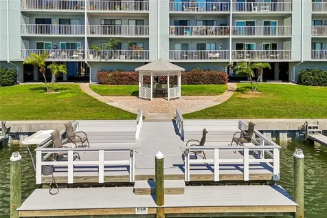 719 Pinellas Bayway S St Petersburg FL 33715