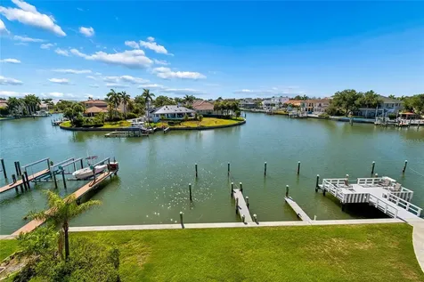 719 Pinellas Bayway S St Petersburg FL 33715