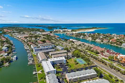 719 Pinellas Bayway S St Petersburg FL 33715