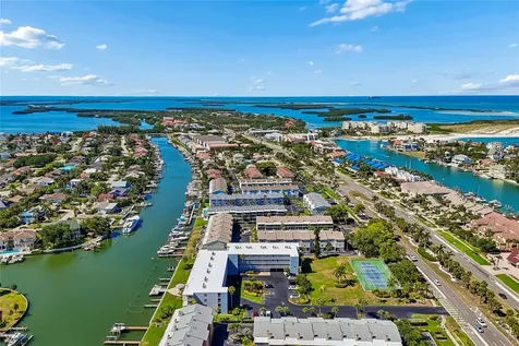 719 Pinellas Bayway S St Petersburg FL 33715