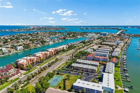 719 Pinellas Bayway S St Petersburg FL 33715
