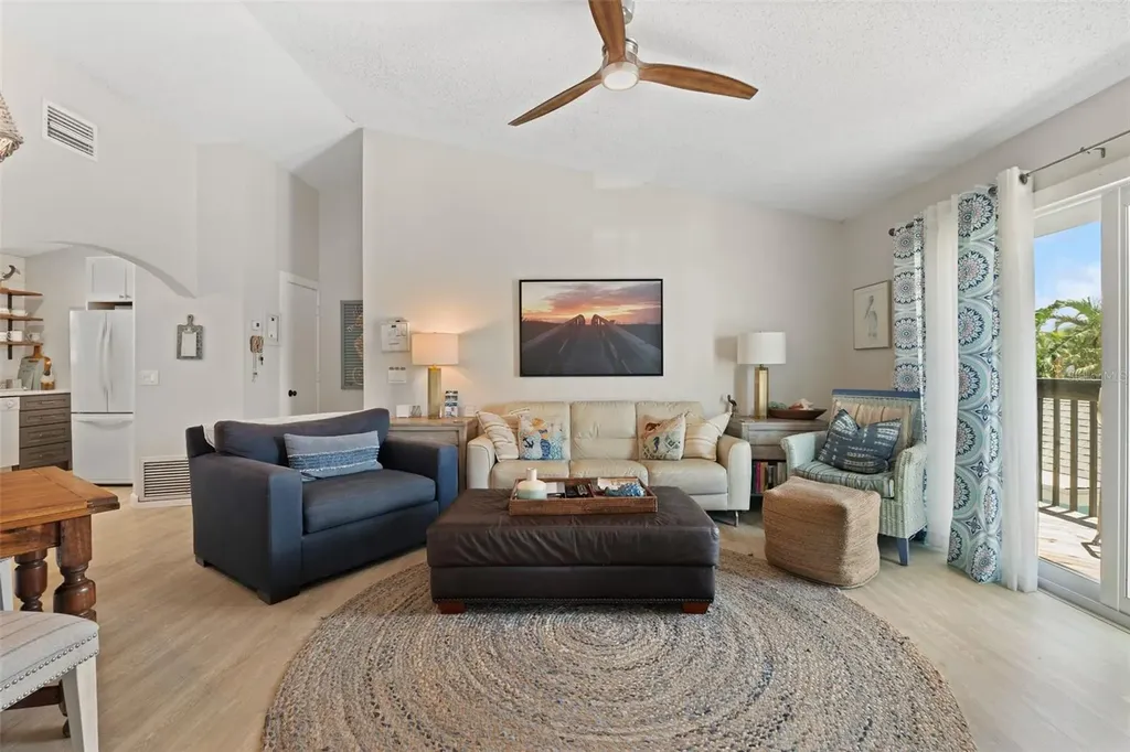 2517 Avenue C Bradenton Beach FL 34217