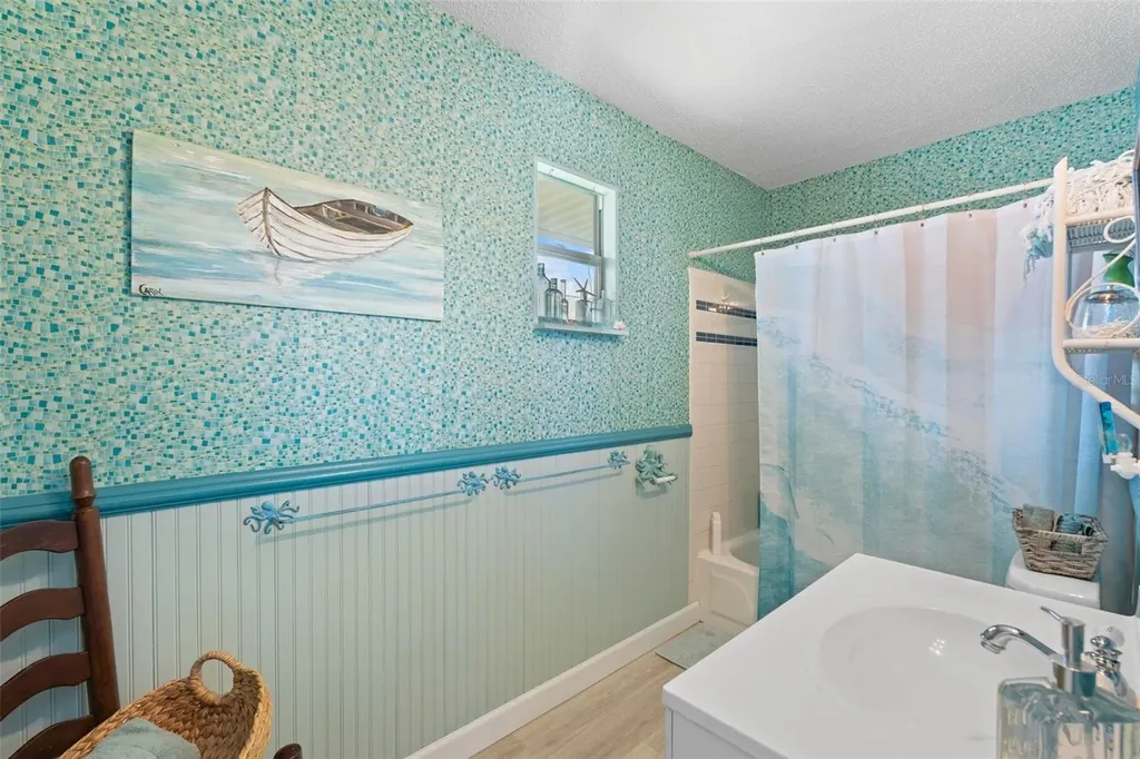 2517 Avenue C Bradenton Beach FL 34217
