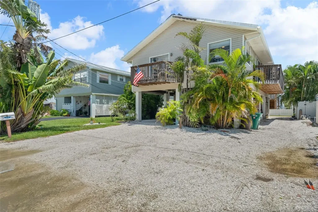2517 Avenue C Bradenton Beach FL 34217