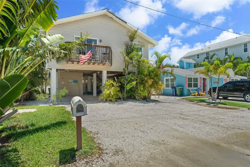 2517 Avenue C Bradenton Beach FL 34217