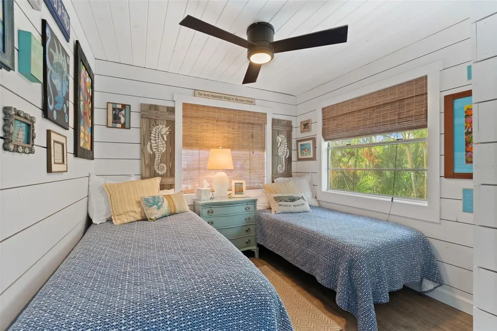 2517 Avenue C Bradenton Beach FL 34217