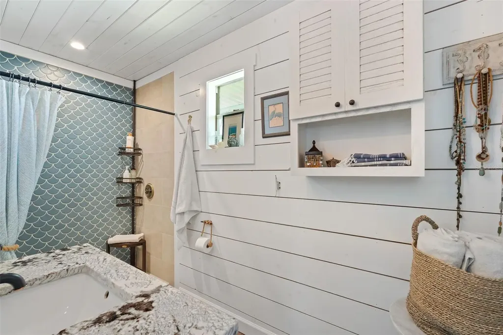 2517 Avenue C Bradenton Beach FL 34217