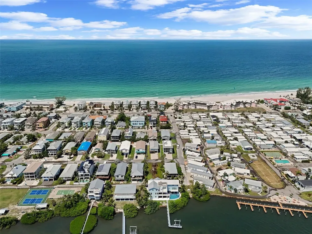 2517 Avenue C Bradenton Beach FL 34217