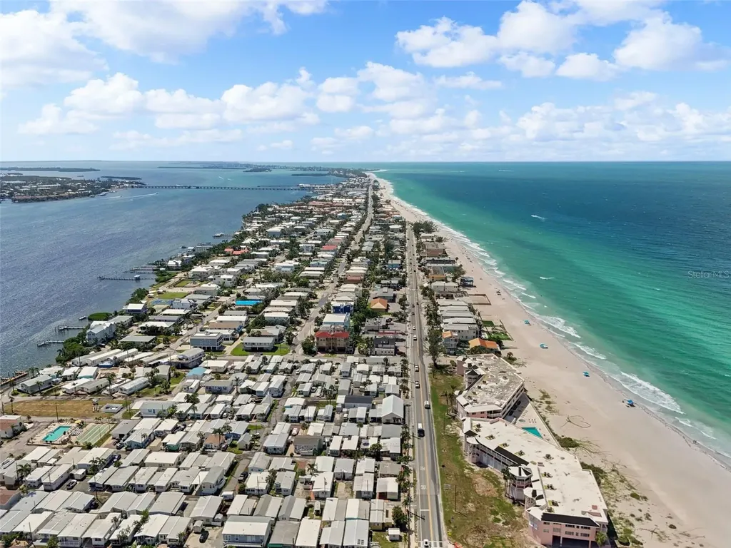 2517 Avenue C Bradenton Beach FL 34217