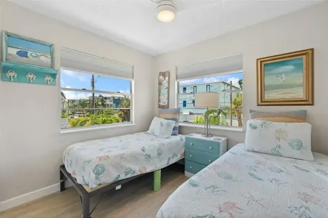 2517 Avenue C Bradenton Beach FL 34217