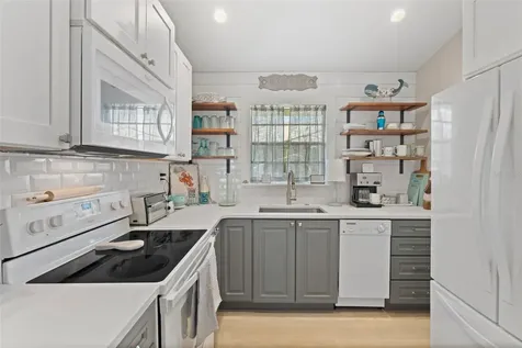 2517 Avenue C Bradenton Beach FL 34217