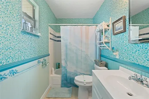 2517 Avenue C Bradenton Beach FL 34217
