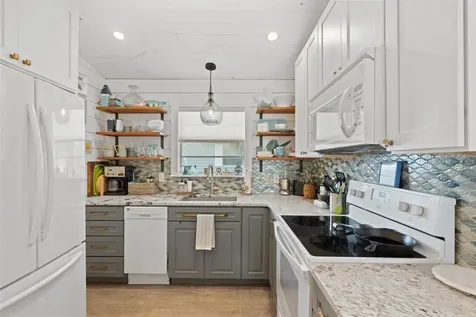 2517 Avenue C Bradenton Beach FL 34217