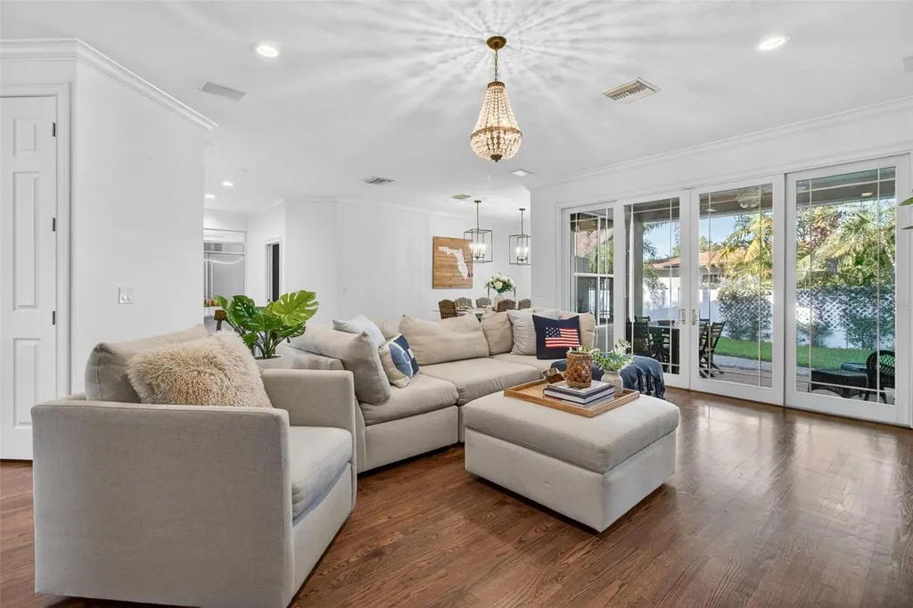 1298 Seville Lane NE St Petersburg FL 33704