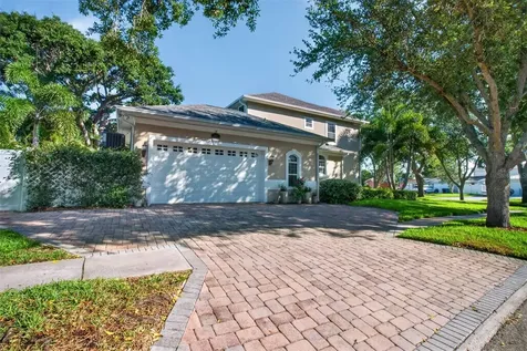 1298 Seville Lane NE St Petersburg FL 33704