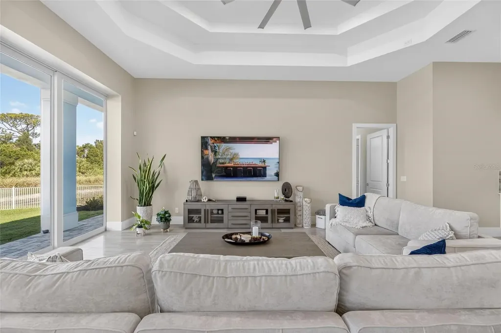 638 Manns Harbor Drive Apollo Beach FL 33572