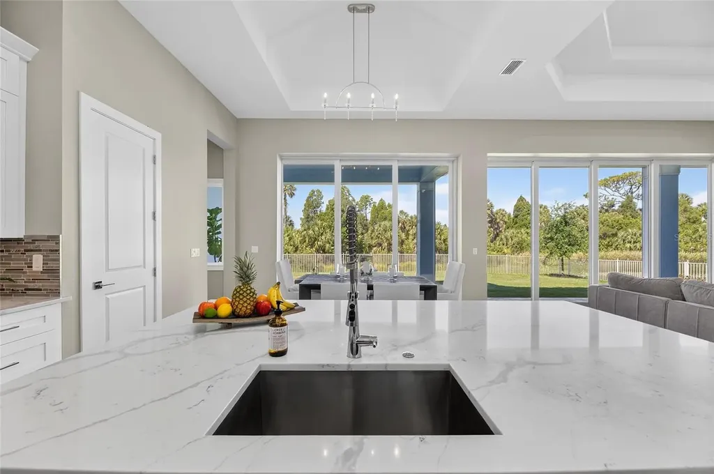638 Manns Harbor Drive Apollo Beach FL 33572