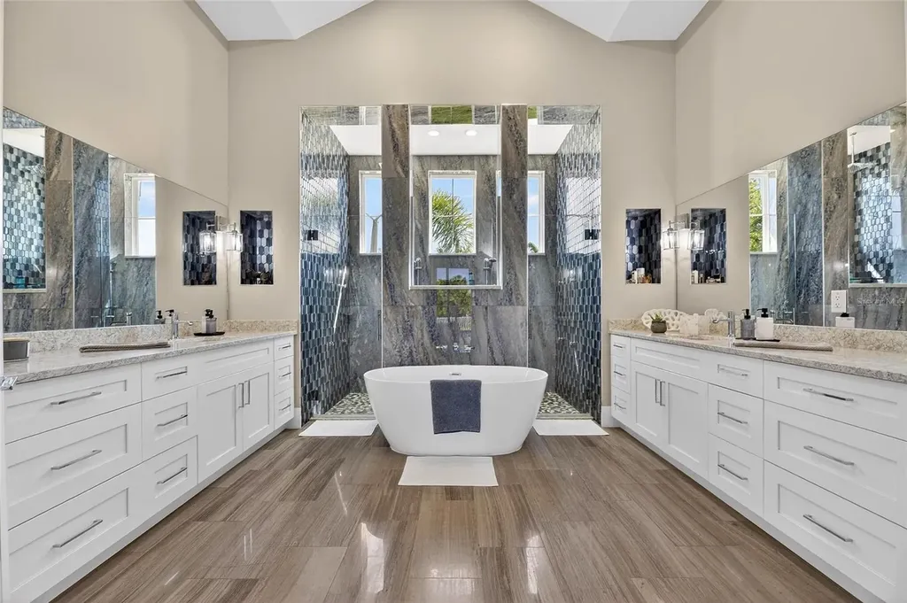638 Manns Harbor Drive Apollo Beach FL 33572