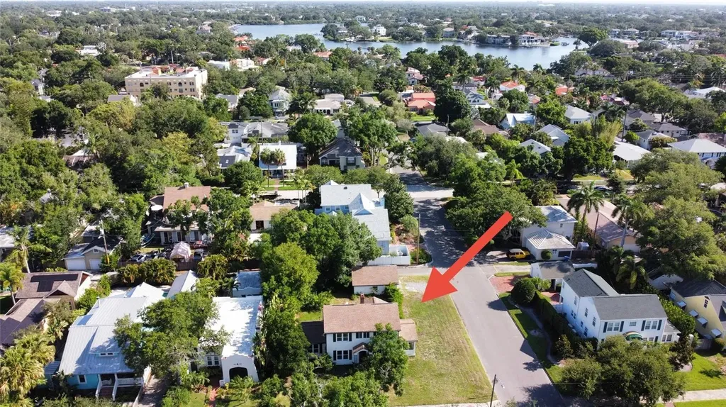 255 19th Avenue NE St Petersburg FL 33704