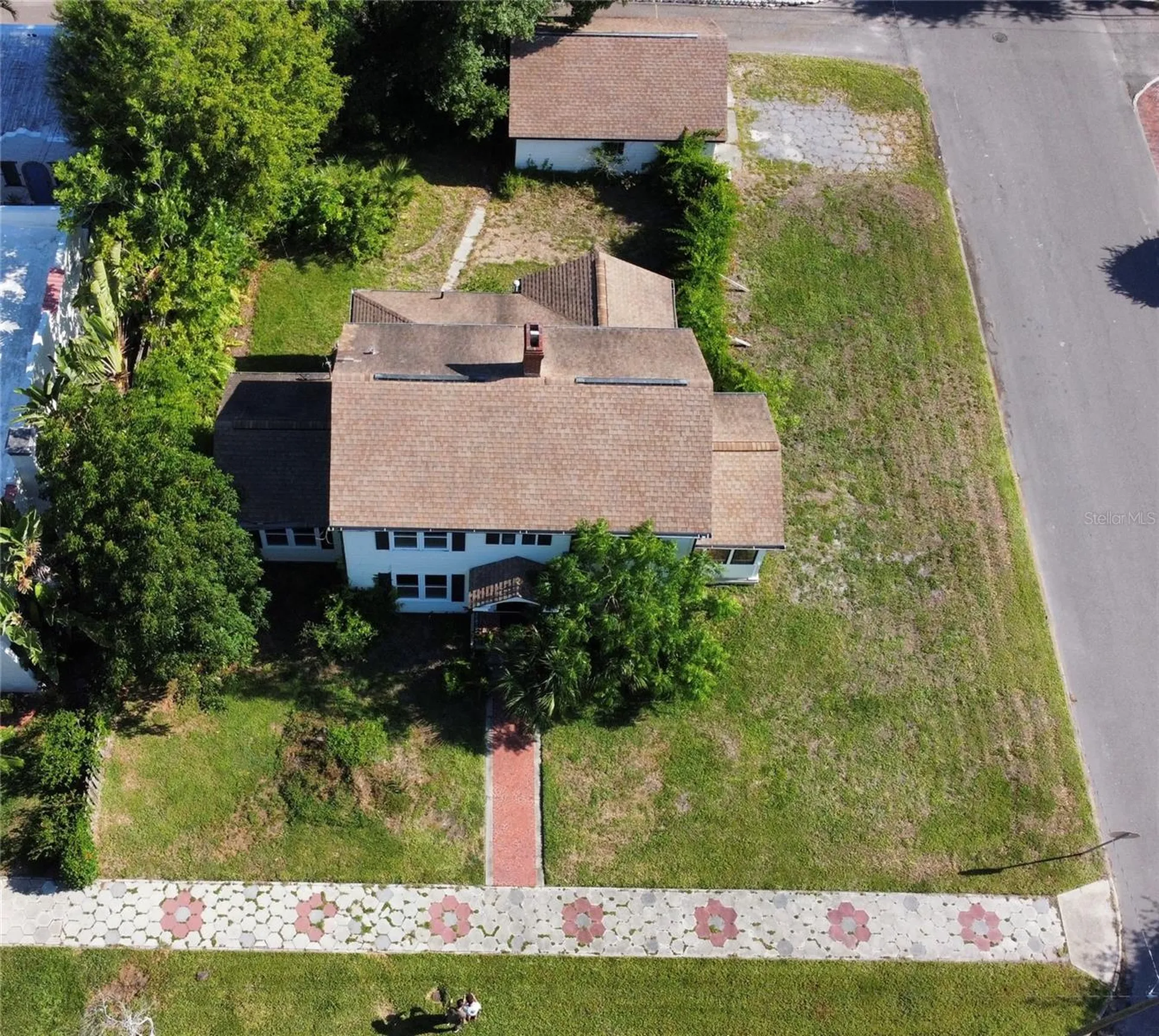 255 19th Avenue NE St Petersburg FL 33704