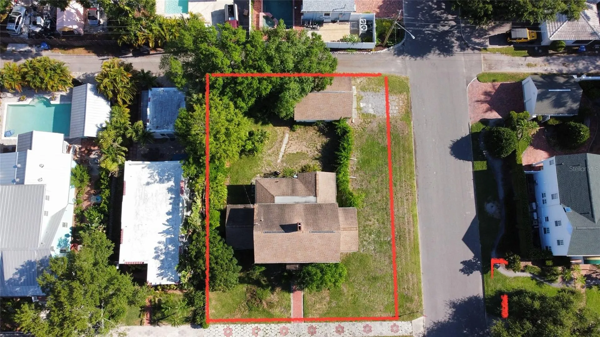 255 19th Avenue NE St Petersburg FL 33704