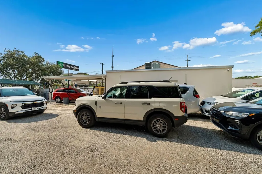 4901 E Busch Boulevard Tampa FL 33617