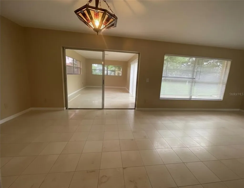 208 Shady Hollow Casselberry FL 32707
