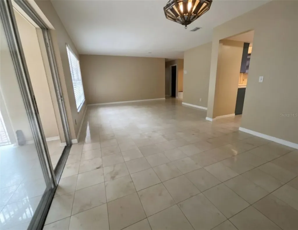 208 Shady Hollow Casselberry FL 32707