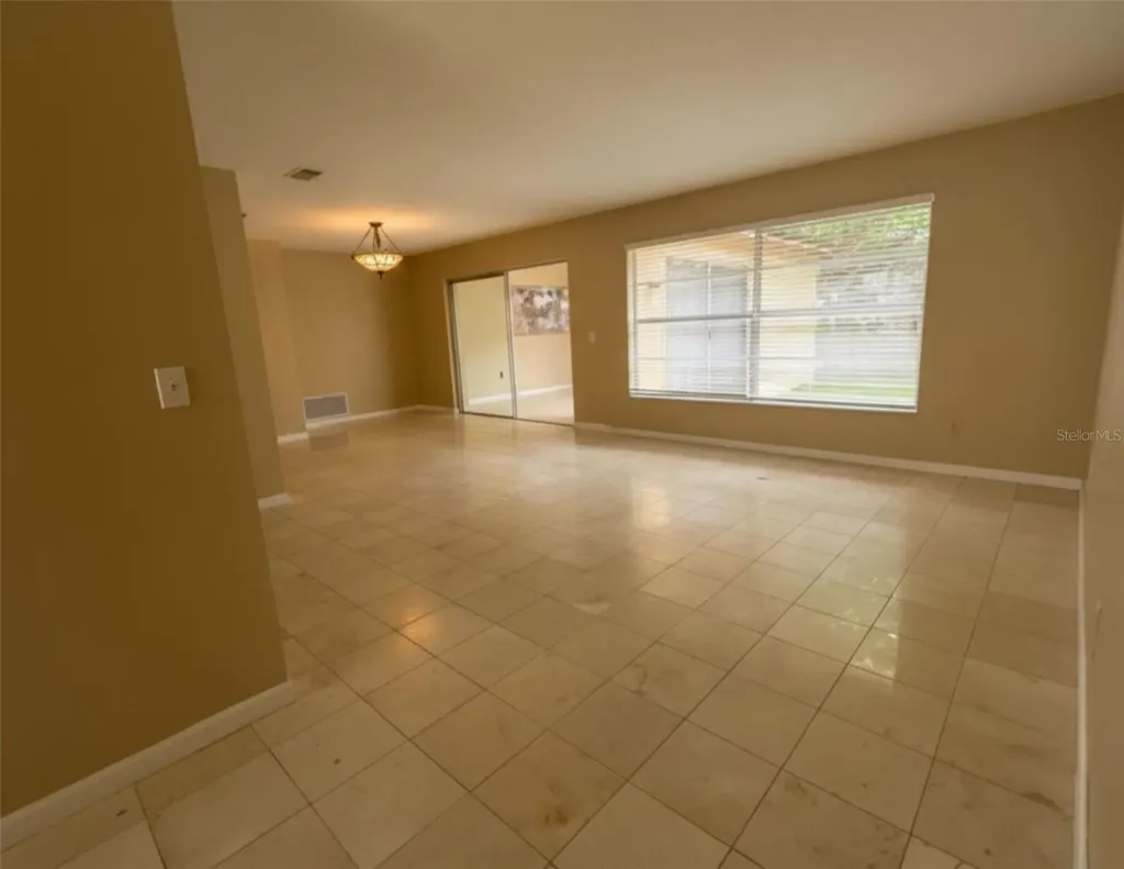 208 Shady Hollow Casselberry FL 32707